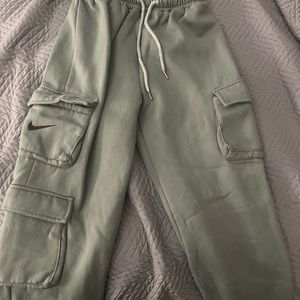 Dark green Nike Cargo sweatpants